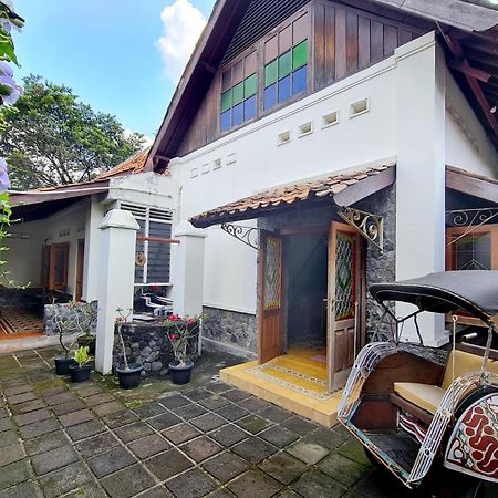 Omah Pitoe Yogya Homestay Γιογκιακάρτα Εξωτερικό φωτογραφία