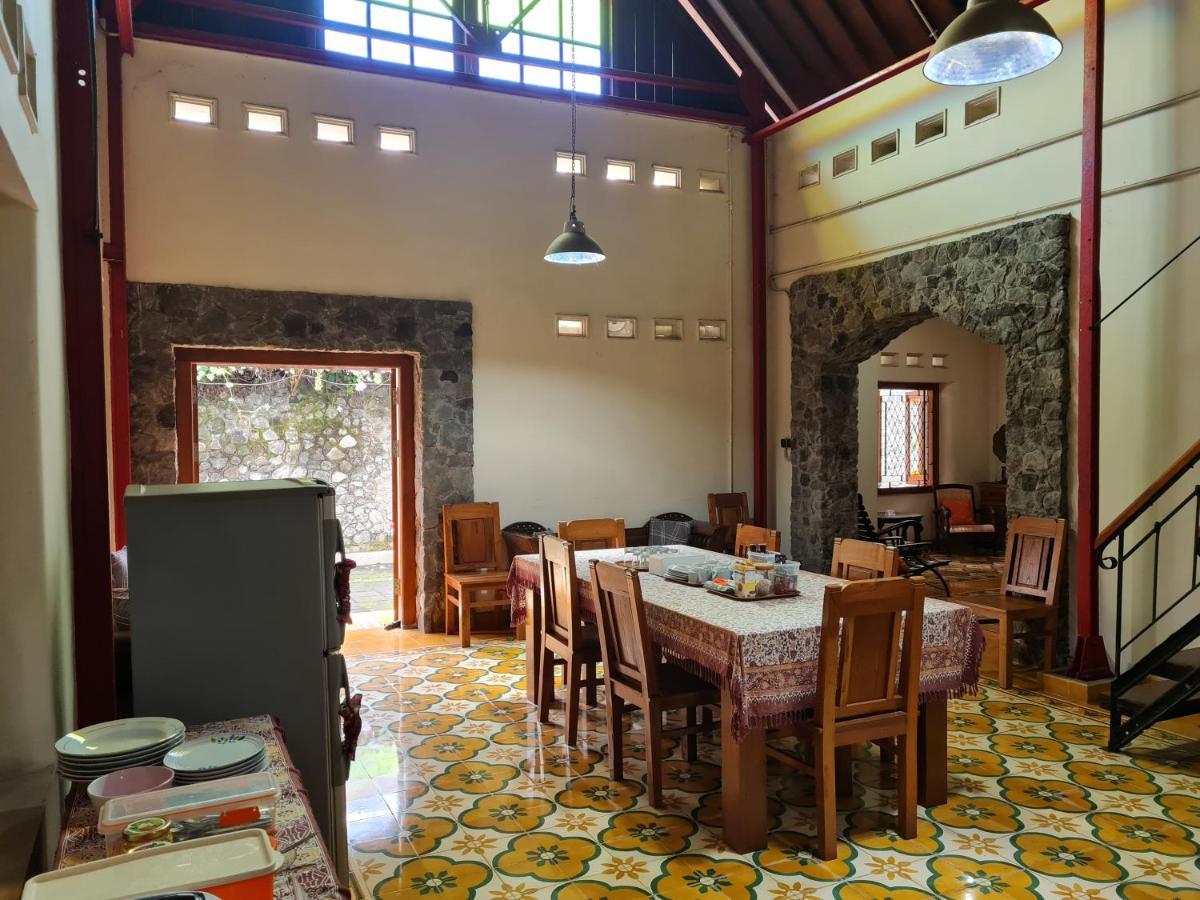 Omah Pitoe Yogya Homestay Γιογκιακάρτα Εξωτερικό φωτογραφία