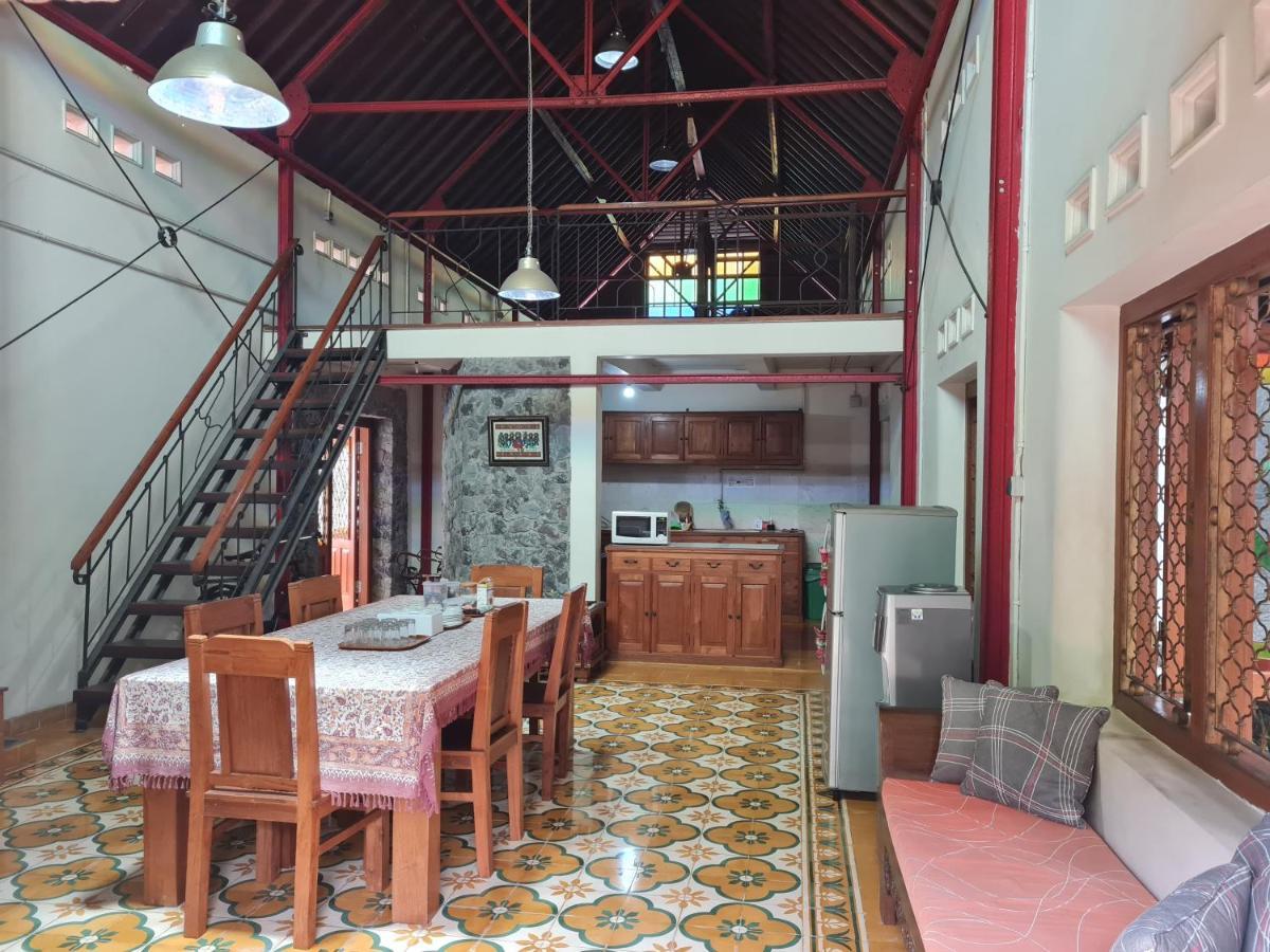 Omah Pitoe Yogya Homestay Γιογκιακάρτα Εξωτερικό φωτογραφία