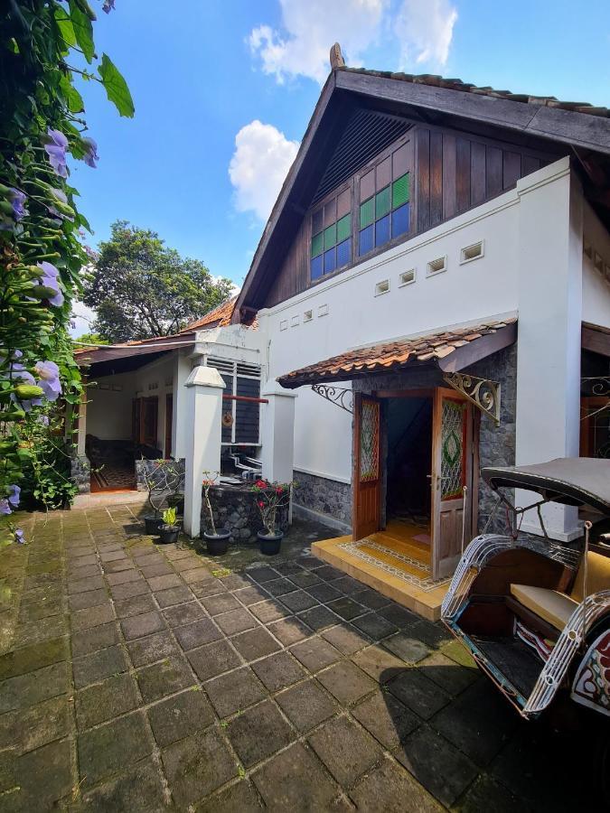 Omah Pitoe Yogya Homestay Γιογκιακάρτα Εξωτερικό φωτογραφία