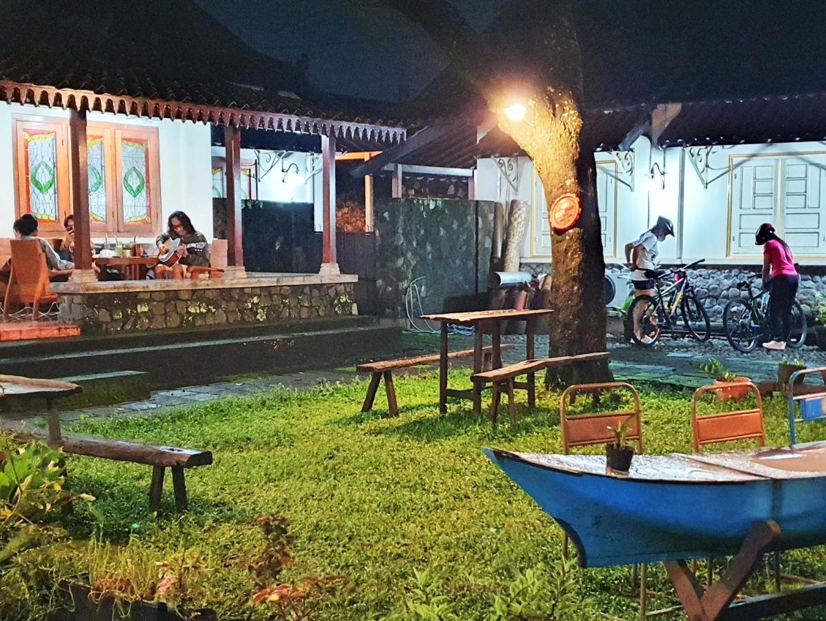 Omah Pitoe Yogya Homestay Γιογκιακάρτα Εξωτερικό φωτογραφία