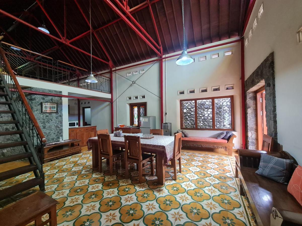 Omah Pitoe Yogya Homestay Γιογκιακάρτα Εξωτερικό φωτογραφία