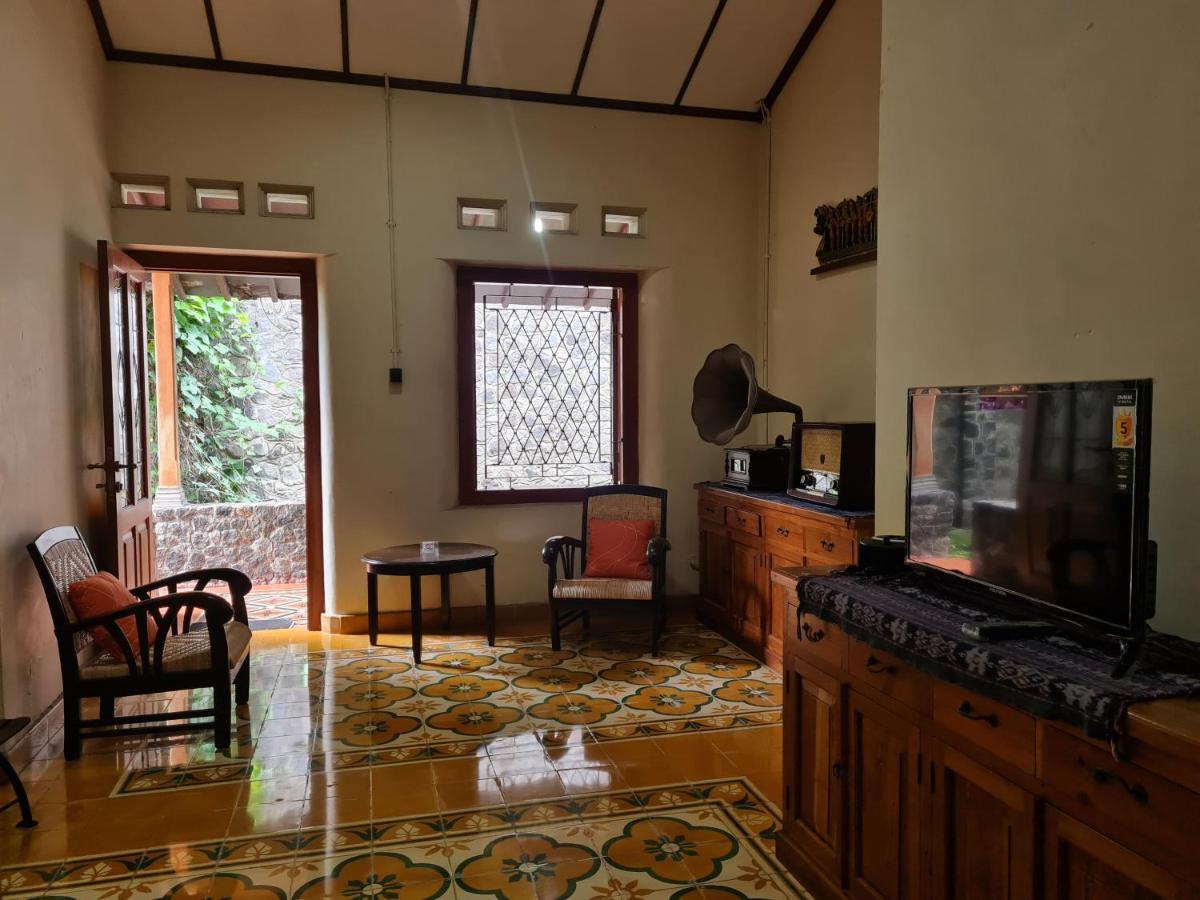 Omah Pitoe Yogya Homestay Γιογκιακάρτα Εξωτερικό φωτογραφία