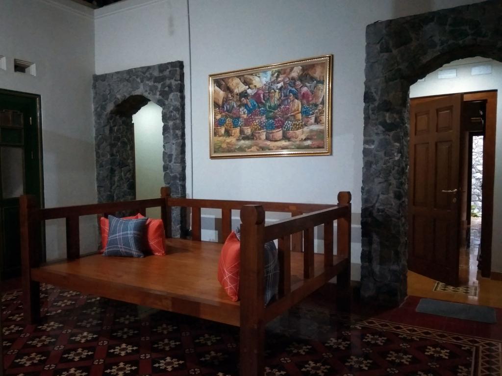 Omah Pitoe Yogya Homestay Γιογκιακάρτα Εξωτερικό φωτογραφία