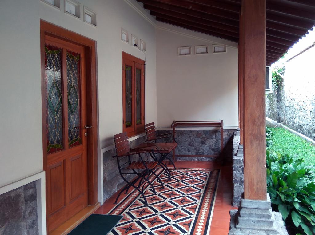 Omah Pitoe Yogya Homestay Γιογκιακάρτα Εξωτερικό φωτογραφία